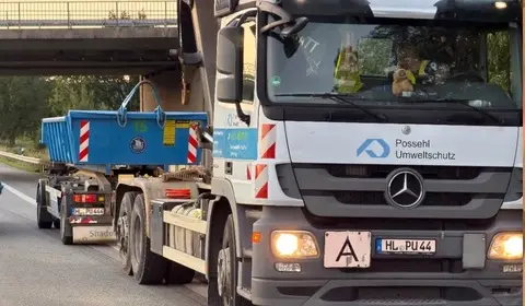 Containerfahrzeug von Possehl Umweltschutz